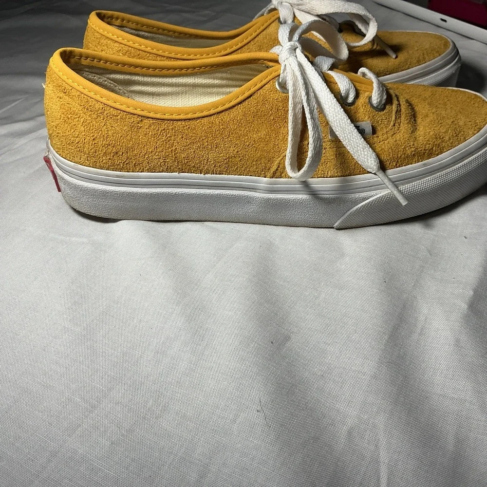 Size 3.5 - Vans Authentic Pig Suede - Mustard